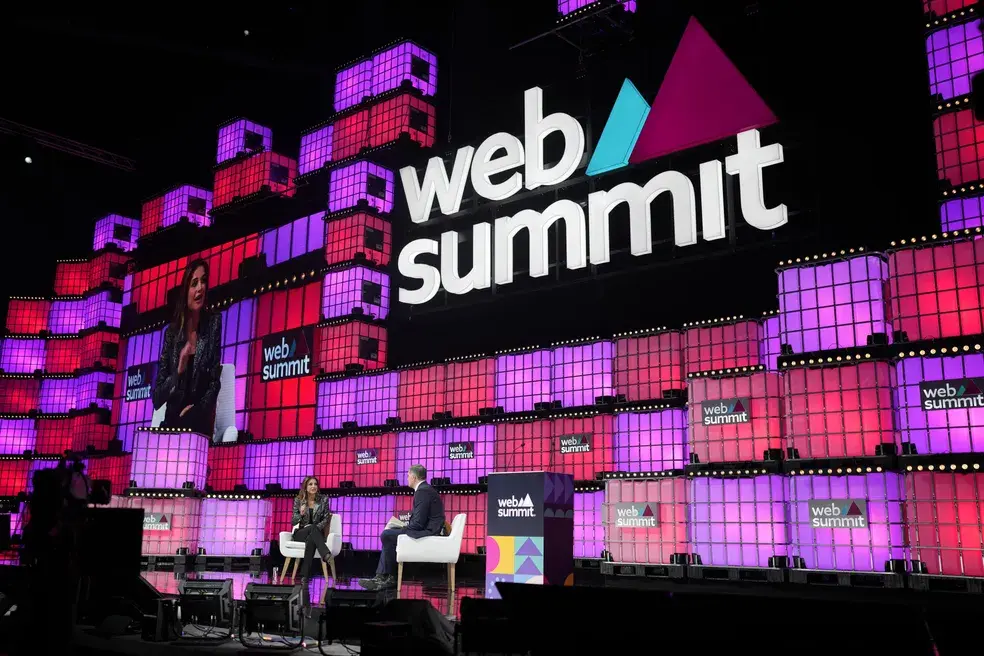 Painel do evento Web Summit